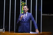 deputado-catarinense-cobra-lista-de-bilionarios-que-estariam-“mamando”-no-orcamento-publico