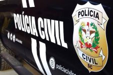 homem-acusado-de-estelionato-e-preso-pela-policia-civil-em-joinville