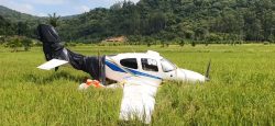 aviao-que-teve-queda-amenizada-por-paraquedas-em-sc-caiu-10-minutos-apos-decolagem,-aponta-aeronautica