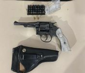 adolescente-faz-post-com-revolver-e-caso-para-na-delegacia-em-chapeco