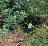 apos-carro-sair-da-pista,-motorista-espera-16h-por-socorro-e-e-encontrado-com-sinais-de-hipotermia-em-sc