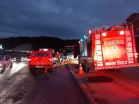 homem-morre-apos-acidente-envolvendo-carro-e-caminhao-na-br-470-em-blumenau