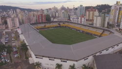 vote:-o-estadio-heriberto-hulse-esta-pequeno-para-o-criciuma?