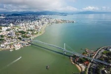 florianopolis-e-uma-das-cidades-mais-caras-do-brasil-para-comprar-e-alugar;-veja-por-bairro