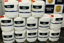 policia-apreende-em-campo-ere-260-litros-de-agrotoxico-proibido-no-brasil que-causa-morte