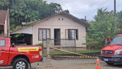 homem-e-brutalmente-assassinado-dentro-de-sua-casa-apos-invasao