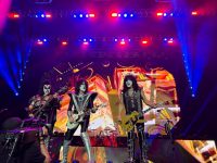 kiss-se-despede-dos-palcos-do-brasil-com-show-grandioso-em-sc:-‘isso-e-floripa’