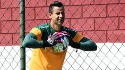 dia-do-goleiro:-dois-brasileiros-figuram-em-top-10-de-luxo