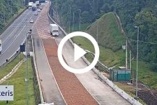 video:-caminhao-perde-freios-e-motorista-se-salva-na-area-de-escape-da-br-376,-entre-pr-e-sc