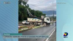 caminhao-derruba-poste-e-deixa-parte-de-palhoca-sem-luz