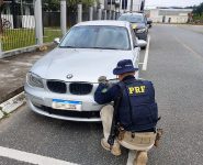 carro-de-luxo-roubado-no-rio-grande-de-sul-e-recuperado-em-indaial