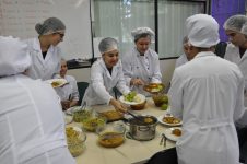 nova-disciplina-da-nutricao-ufsc-estimula-autonomia-na-cozinha-desde-a-escolha-dos-ingredientes