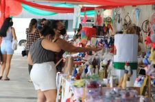 itajai-realiza-feira-de-artesanato-especial-do-‘dia-das-maes’;-confira