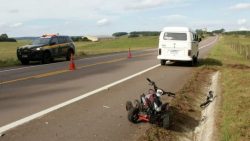 crianca-morre-apos-colidir-quadriciclo-frontalmente-contra-kombi