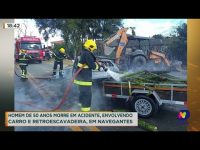 homem-de-50-anos-morre-em-acidente,-envolvendo-carro-e-retroescavadeira,-em-navegantes