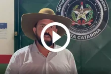 video:-‘democracia-precisa-ser-respeitada’,-diz-ze-trovao-apos-tirar-tornozeleira-em-joinville