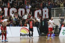 jec-futsal-empata-com-o-atlantico-e-mantem-lideranca-isolada-da-liga-nacional