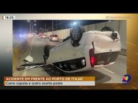 acidente-em-frente-ao-porto-de-itajai:-carro-capota-e-outro-acerta-poste