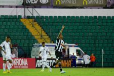 figueirense-vence-a-aparecidense-de-virada-e-sobe-na-tabela-da-serie-c