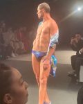 video:-jose-loretto-viraliza-na-internet-ao-desfilar-de-fio-dental-no-sp-fashion-week