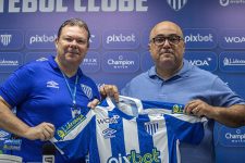 sem-vencer-e-no-z4-da-serie-b,-avai-confirma-demissoes-no-departamento-de-futebol