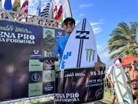 surf:-manezinho-conquista-titulo-nas-ondas-de-baia-formosa