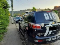 mulher-condenada-por-trafico-de-drogas-e-presa-pela-policia-civil-em-brusque