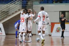 jec-futsal-goleia-o-sao-jose-e-mantem-lideranca-isolada-da-liga-nacional