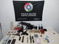 homens-sao-presos-com-armas-e-drogas-em-palhoca,-na-grande-florianopolis