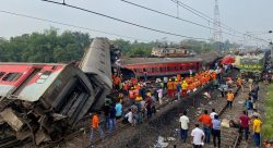 mais-de-200-pessoas-morrem-em-acidente-ferroviario-na-india