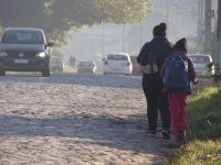 semana-comeca-com-frente-fria,-chuva-e-ventania-em-sc:-veja-temperaturas