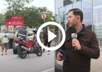 video:-acidente-entre-carro-e-moto-interrompe-telejornal-da-ndtv-ao-vivo-em-florianopolis