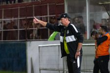 paulo-baier-leva-dois-dias-para-aniquilar-jejum-de-mais-de-um-ano-no-figueirense