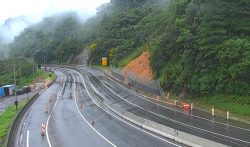 trecho-da-br-376-entre-parana-e-santa-catarina-volta-a-ser-interditado-por-seguranca,-diz-concessionaria