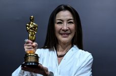 ‘nao-se-deixem-rotular’:-vencedora-do-oscar-michelle-yeoh-fala-sobre-representacao-feminina