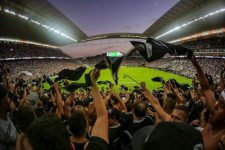 contratacao-de-cuca-gera-onda-de-criticas-de-torcidas-do-corinthians,-exceto-de-uma