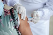 ministerio-da-saude-libera-vacina-bivalente-contra-a-covid-19-para-adultos-acima-de-18-anos