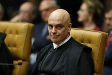 moraes-vota-para-tornar-reus-mais-200-denunciados-por-atos-de-8-de-janeiro-em-brasilia