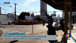 motorista-nao-respeitam-sinalizacao-de-parada-obrigatoria-em-cruazamento