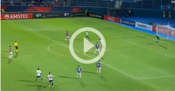 video:-ex-flamengo-se-atrapalha-e-faz-gol-contra-‘de-letra’-na-libertadores