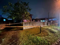 raio-atinge-casa-em-criciuma,-danifica-2o-andar-e-provoca-principio-de-incendio