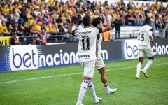 criciuma-cai-no-heriberto-hulse-lotado-e-perde-a-chance-de-assumir-a-lideranca-da-serie-b