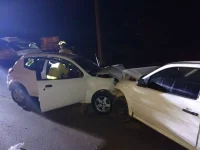 motorista-fica-ferida-em-colisao-entre-carros-em-chapeco