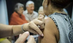 mais-de-1,7-milhao-de-pessoas-nao-tomaram-vacina-da-gripe-em-sc:-campanha-esta-acabando