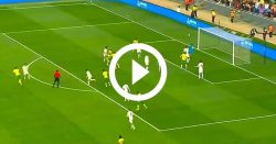 video:-substituto-do-melhor-goleiro-da-copa-do-mundo-faz-gol-contra-em-erro-bisonho